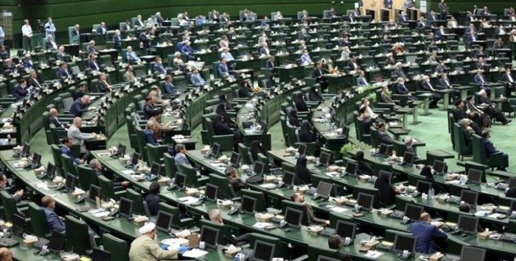 İran Meclisi, Ruhani'nin sunduğu Sanayi Bakanı adayına güvenoyu vermedi