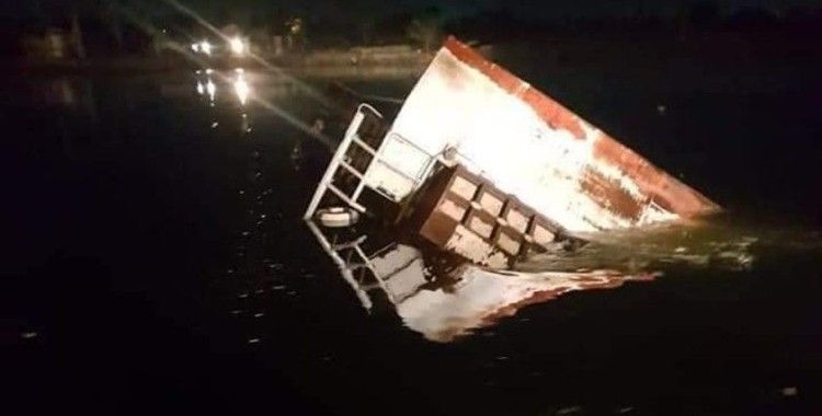 Mısır'da feribot battı: En az 3 ölü
