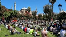 Ayasofya-i Kebir Cami-i Şerifi'ndeki cuma namazına yoğun katılım