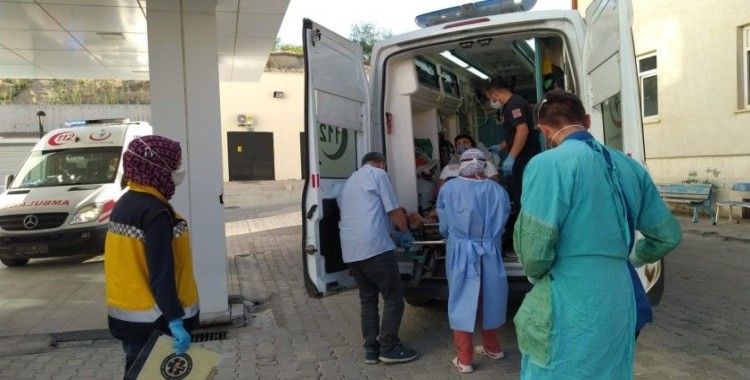 Sivas'ta trafik kazası 1'i ağır 4 yaralı