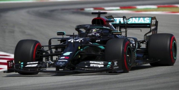 Barcelona'da da Lewis Hamilton zirvede