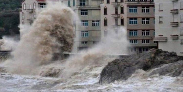 Çin'i Higos tayfunu vurdu