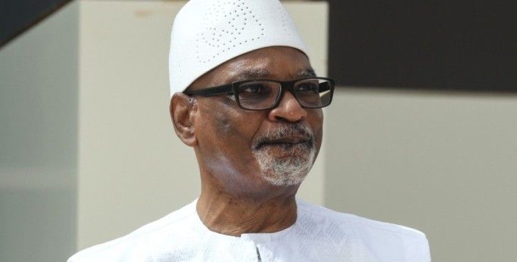 Mali'de askeri darbe devlet başkanının istifasıyla sonuçlandı
