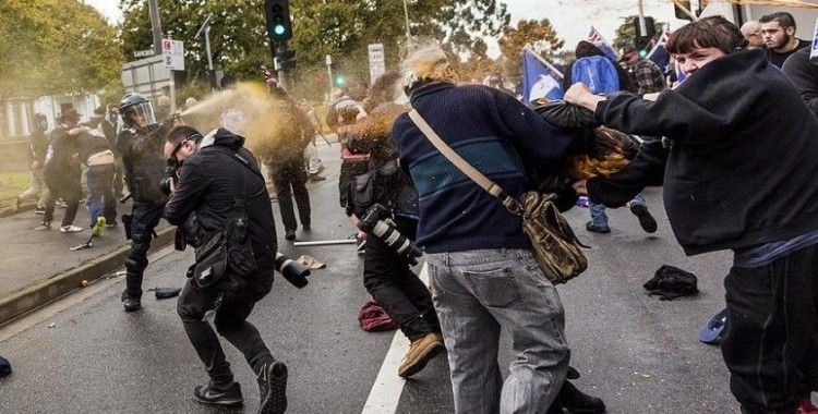 Avustralya'da 'kısıtlama' karşıtı protestolara polis müdahalesi