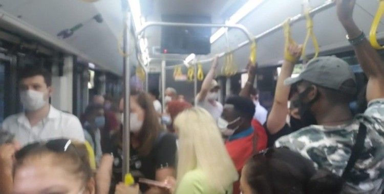 Otobüste 'fazla yolcu' gerginliği: Yolcular önce şoförle sonra birbirleriyle tartıştı