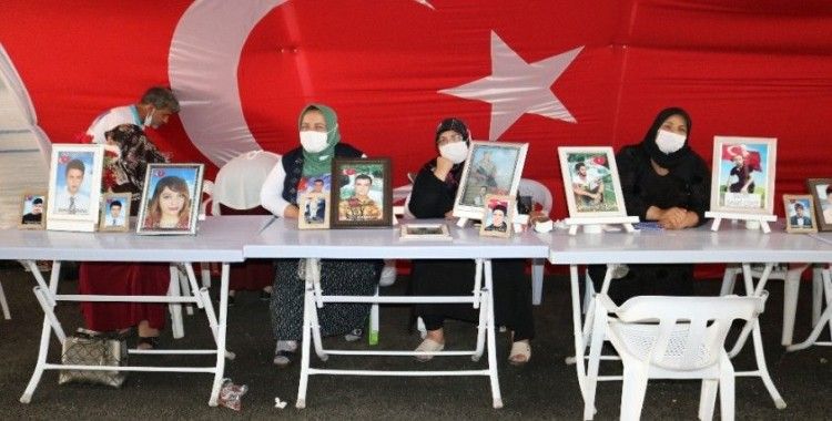 HDP önündeki ailelerin evlat nöbeti 366’ncı gününde