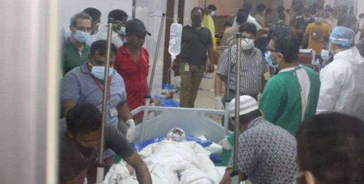 Bangladeş'te camide patlama: en az 13 ölü