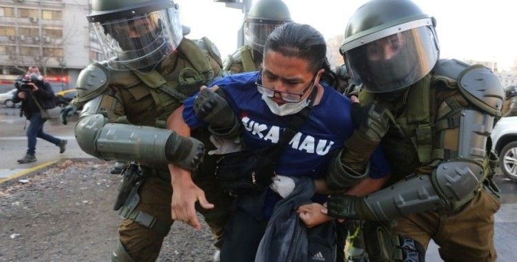 Şili'de protesto gösterisinde 20 kişi gözaltına alındı