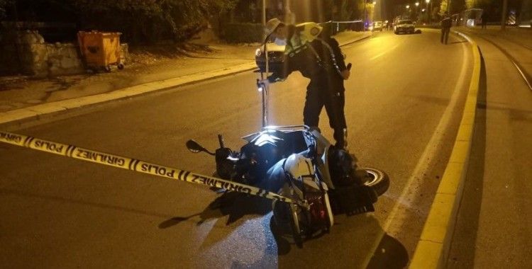 Motosikleti ile kaza yapan polis memuru ağır yaralandı
