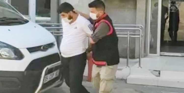 İzmir'deki cinayetle ilgili 2 şüpheli tutuklandı