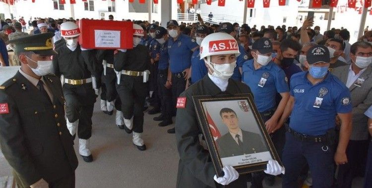 Şehit Uzman Onbaşı Serdar Aslan Gaziantep'te son yolculuğuna uğurlandı 