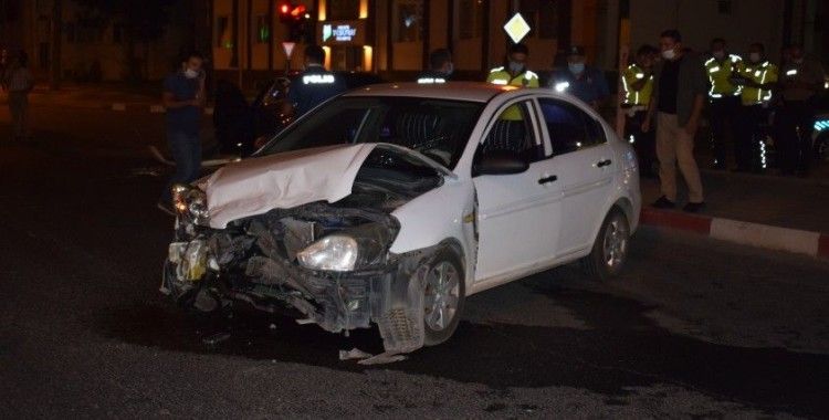 Malatya'da sivil ekip aracı kaza yaptı: 1 polis yaralı