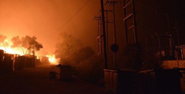 Yunanistan'ın Midilli Adası'ndaki yangın sonrası bölgede OHAL ilan edildi