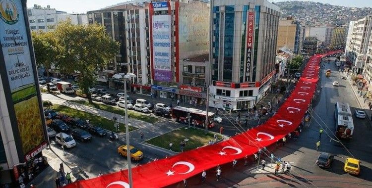 İzmir'in düşman işgalinden kurtuluşunun 98. yıl dönümünü kutlanıyor