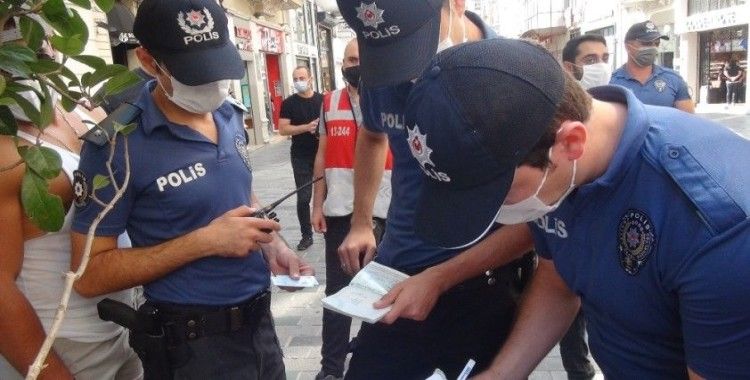 Taksim'de koronavirüs kurallarını hiçe sayanlara ceza yağdı