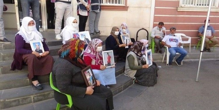 HDP önündeki ailelerin evlat nöbeti 371'inci gününde