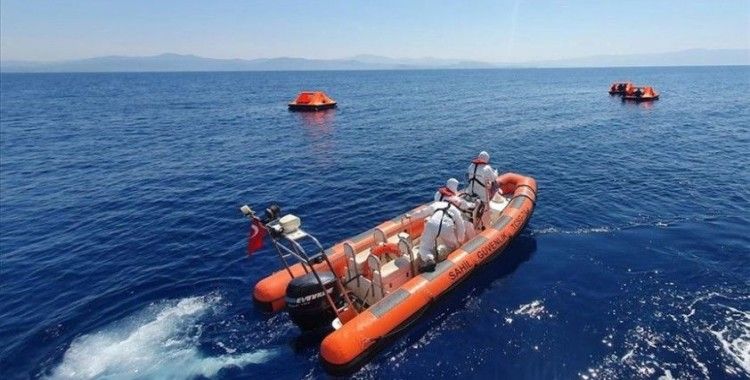 Aydın'da Türk karasularına geri itilen 16 sığınmacı kurtarıldı