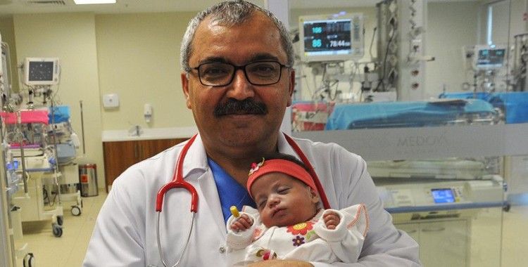 Prof. Dr. Rahmi Örs: 'Covid pozitif olan anneler tedbirlerini alarak bebeklerini emzirmeye devam etmeli'