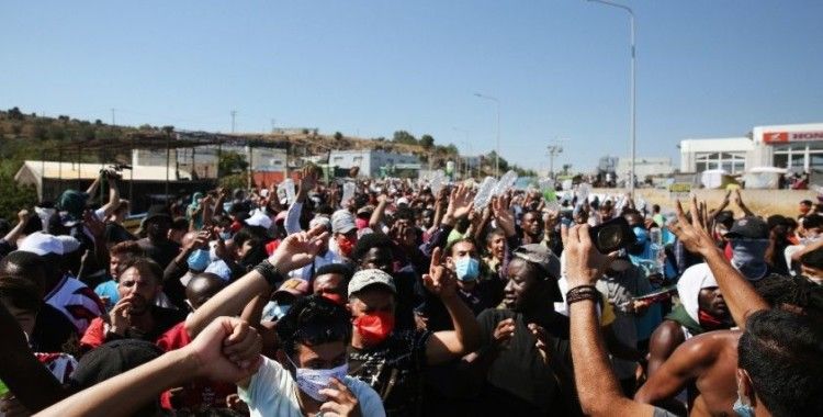 Moria kampındaki sığınmacılardan 'özgürlük' protestosu