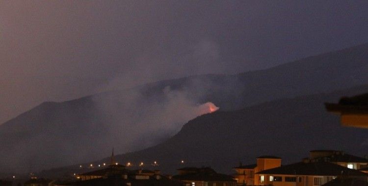Karabük'te yıldırım düşmesi sonucu orman yangını çıktı