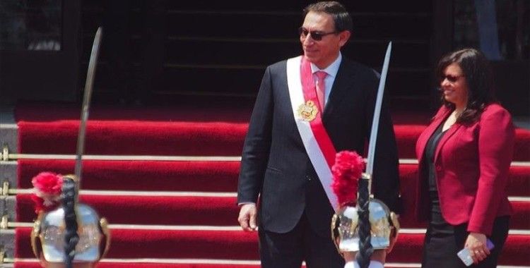 Peru'da Devlet Başkanı Vizcarra için 'görevden alma' süreci başlatıldı