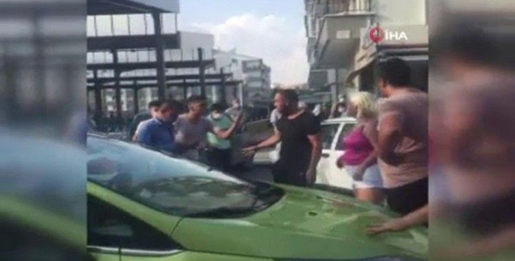  Ankara’da kadın sürücü ile kamyon şoförü tekme tokat kavga etti