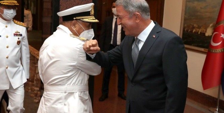 Bakan Akar, Libya Deniz Kuvvetleri Komutanı'nı kabul etti