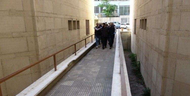 Bursa'da gözaltına alınan 5 DEAŞ şüphelisi adliyede