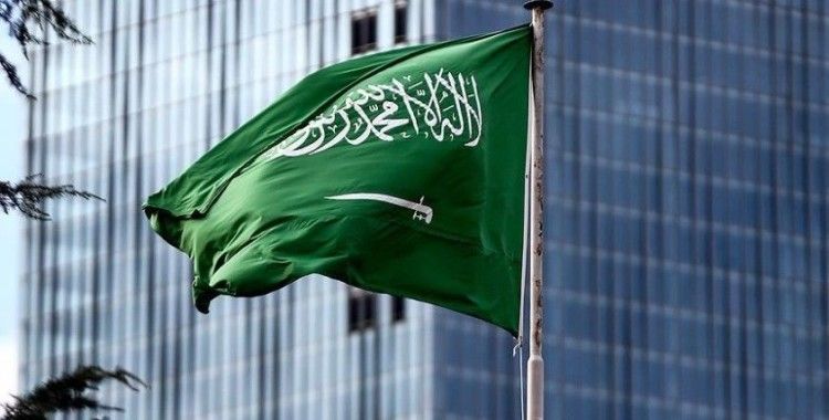 Suudi Arabistan umre ziyaretlerini kademeli olarak başlatacak