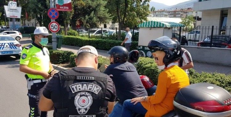 Bursa'da kasksız motosikletlilere operasyon