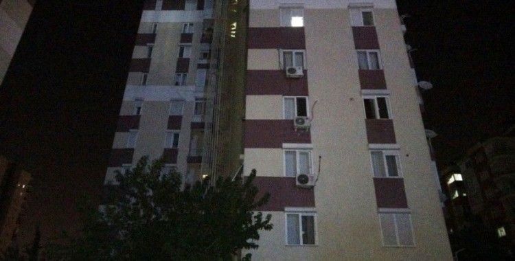 Antalya'da 5'inci kattan düşen kadın hayatını kaybetti