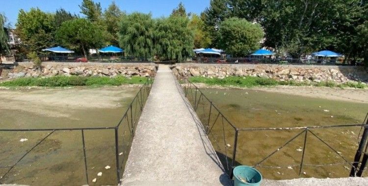 İznik Gölü’nde korkutan çekilme: İskele var su yok