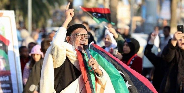 Libyalılar iki hükümete ve dış güçlere karşı sokakta