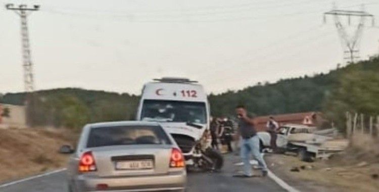 112 ambulansı Kastamonu yolunda kaza yaptı