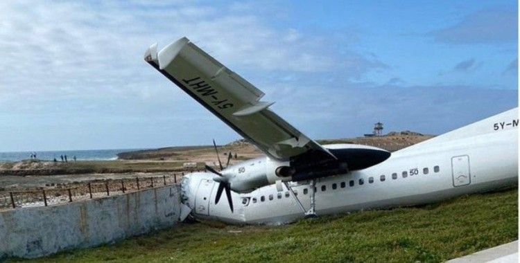 Mogadişu'da kargo uçağı pistten çıktı: 3 yaralı