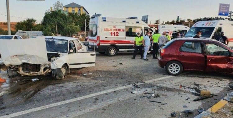  Kastamonu’da iki otomobil çarpıştı: 3 yaralı