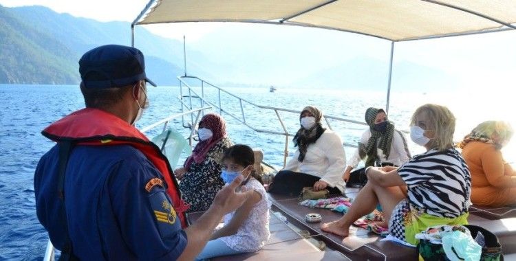 Antalya'da 8 gezinti, 2 tur teknesine işlem yapıldı