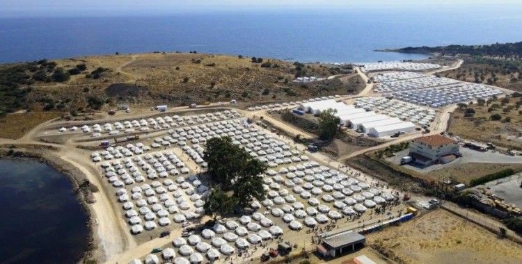 Yunanistan'daki mülteci kampında 243 kişide Covid-19 tespit edildi