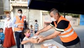 Öğrencilere maske ve çocuk kiti, okullara dezenfektan