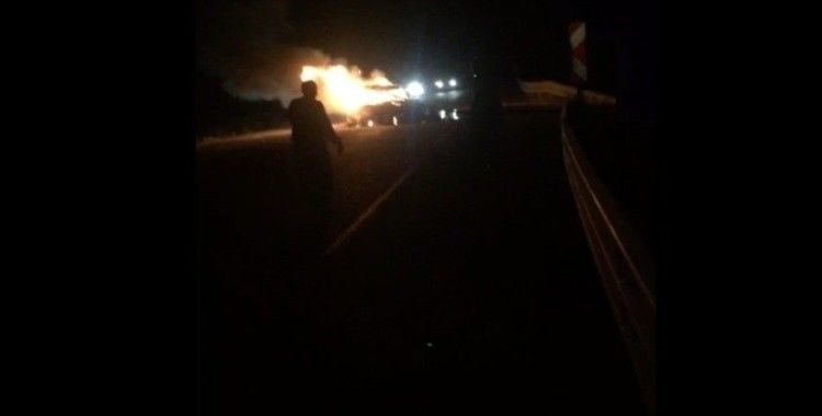 Adana'da feci kaza: 3 kişi yanarak öldü