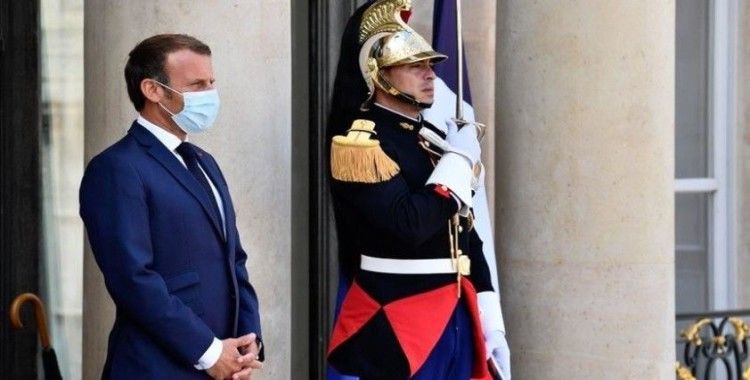 Fransa'da Macron'un partisinde yaprak dökümü