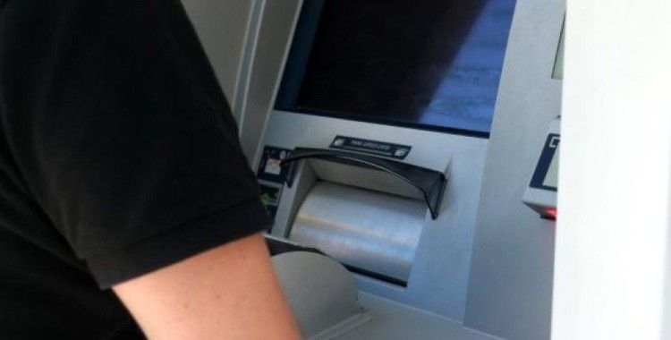 Özel düzenekle 17 kişinin ATM'den parasını çaldılar