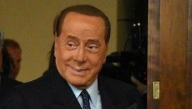 Berlusconi'nin Kovid-19 testi bir kez daha pozitif çıktı