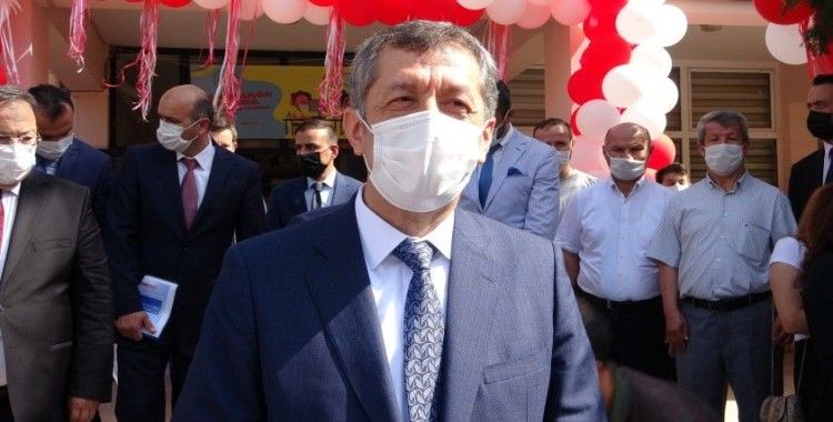 Milli Eğitim Bakanı Ziya Selçuk: 'Bizim görevimiz okulları açmak'