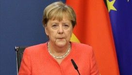 Merkel: AB ile Türkiye vize serbestisi konusunu görüşecek