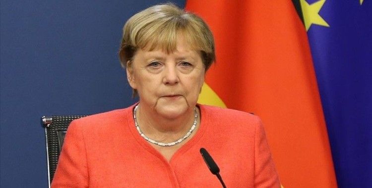 Merkel: AB ile Türkiye vize serbestisi konusunu görüşecek