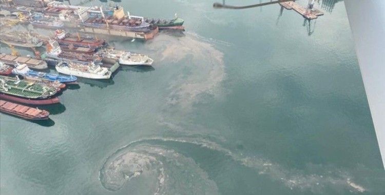 İstanbul Tuzla'da denizi kirleten gemiye 1,3 milyon lira ceza kesildi