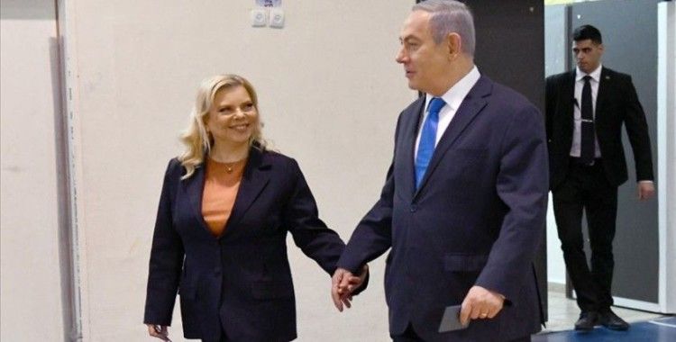 Netanyahu'nun eşi Başbakanlık konutuna kuaför çağırarak karantina kuralını ihlal etmiş