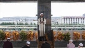 Diyanet İşleri Başkanı Erbaş, başkentte cuma namazı kıldırdı