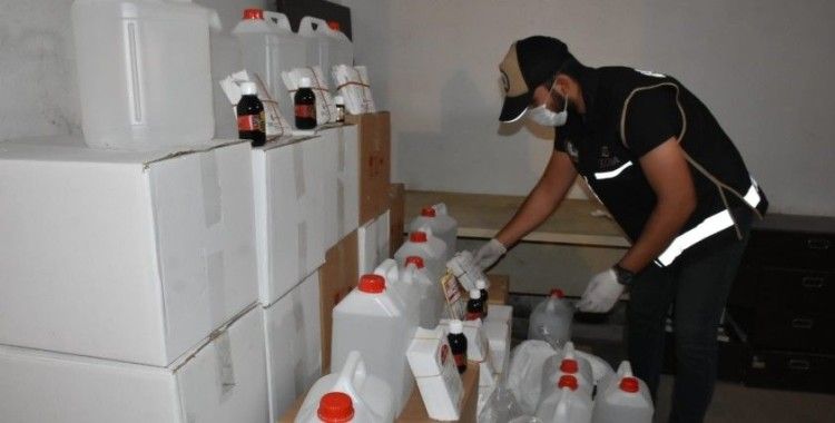 İzmir'de sahte alkol satışlarında kilit isim yakalandı